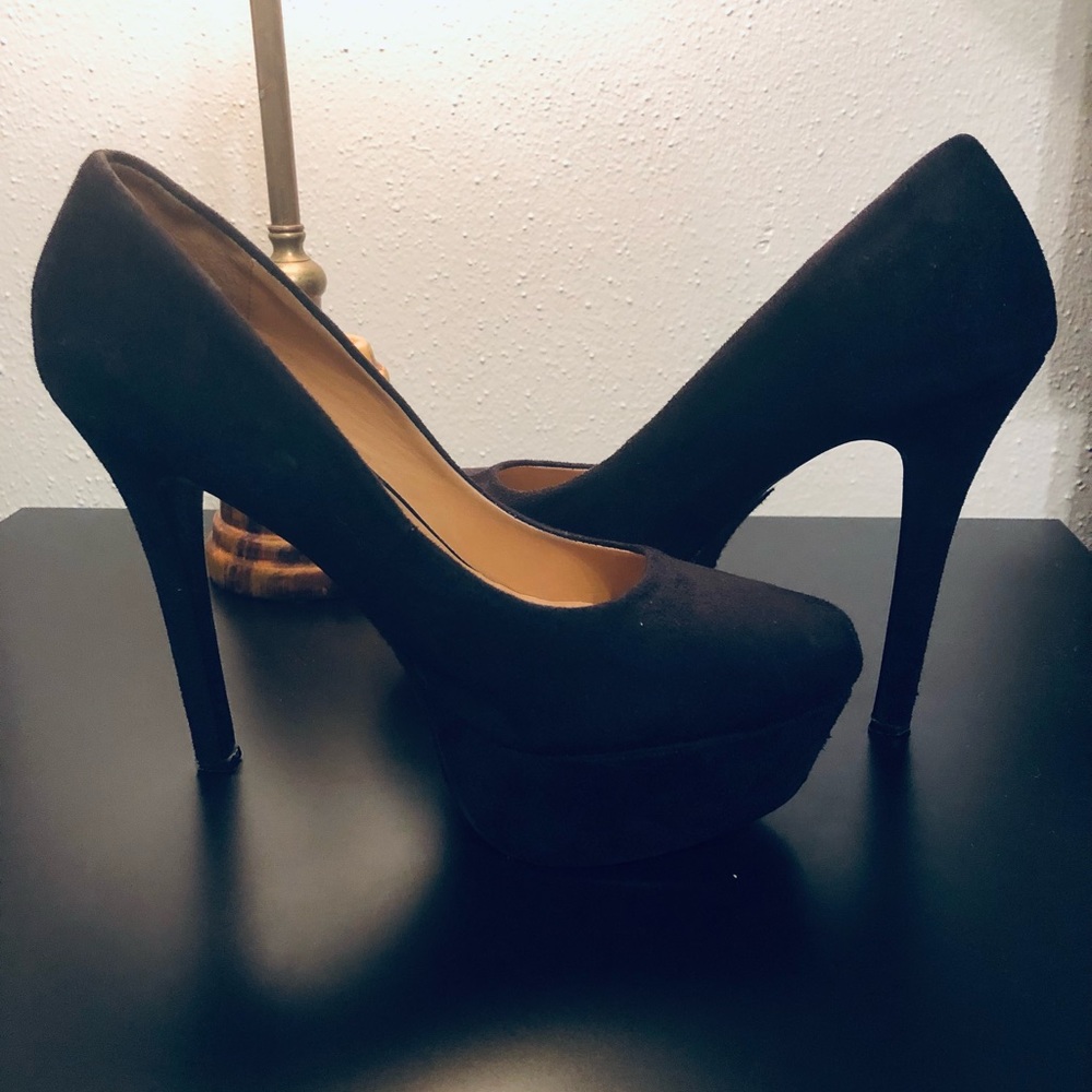 Black heels, size 10, 5-1/2 in heel